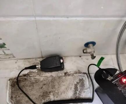 天涯屋顶漏水维修公司分享下卫生间漏水的危害及解决方法